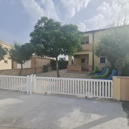 Apartman ˝Abaza˝ Vir Zewnętrze zdjęcie